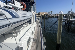 GloriaUs 42ft Grand Banks Yacht For Sale