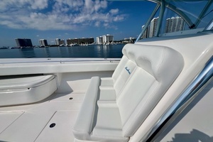 37ft SeaHunter Yacht For Sale