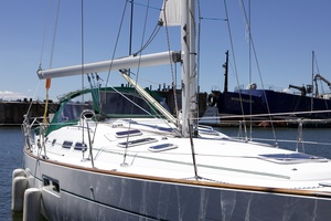 Sissauni  42ft Beneteau Yacht For Sale
