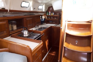 Sissauni  42ft Beneteau Yacht For Sale