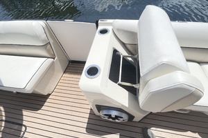 Trailer Included 25ft Harris FloteBote Yacht For Sale