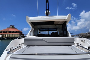 55FT (17.04M) SUNSEEKER Worth Avenue Yachts