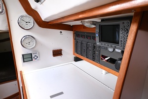 42ft J Boats Yacht For Sale