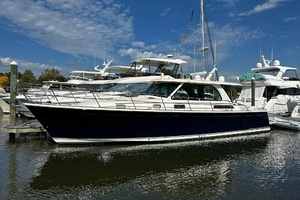 L'Attitude 2006 Grand Banks 47 Eastbay Fly Bridge Yacht For Sale in Hyannis MA