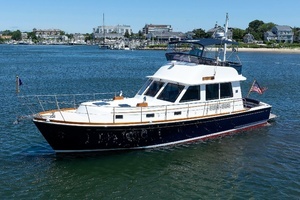 L'Attitude 2006 Grand Banks 47 Eastbay Fly Bridge Yacht For Sale in Hyannis MA