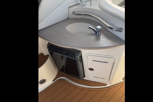 32ft Sea Ray Yacht For Sale