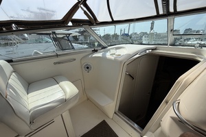 Photo 6832534 for 1997 Sea Ray Sundancer 330  