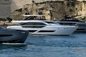 89ft Ferretti Yachts Yacht For Sale