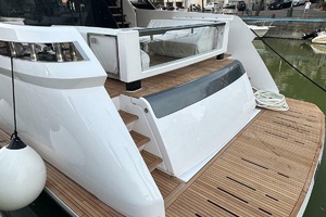 89ft Ferretti Yachts Yacht For Sale
