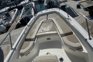 24ft Boston Whaler Yacht For Sale