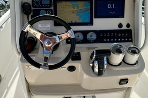 24ft Boston Whaler Yacht For Sale