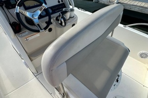 24ft Boston Whaler Yacht For Sale