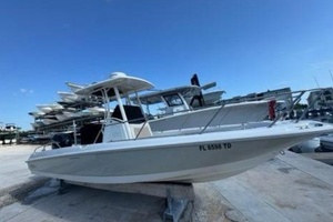 24ft Boston Whaler Yacht For Sale