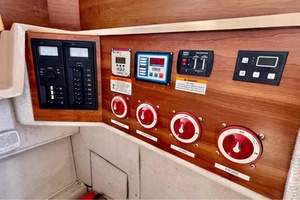 Tardis 28ft Cutwater Yacht For Sale
