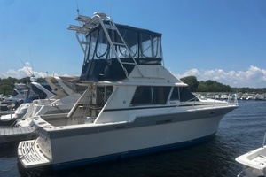 McCracken 34ft Silverton Yacht For Sale