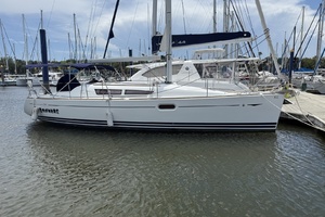 Bonkers 36ft Jeanneau Yacht For Sale