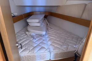 Bonkers 36ft Jeanneau Yacht For Sale