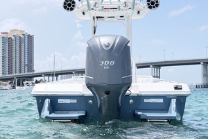 24ft Everglades Yacht For Sale