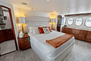 Happy Hour 80ft Hatteras Yacht For Sale