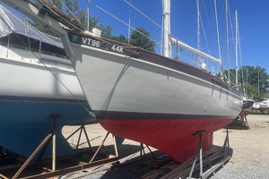 RESOLUTE 27ft Pacific Seacraft Yacht For Sale
