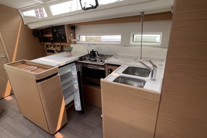 44ft Jeanneau Yacht For Sale