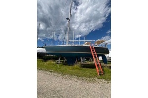 Blue Sky 40ft Sabre Yacht For Sale