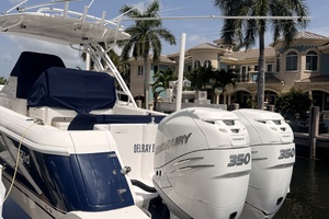 32ft Intrepid Yacht For Sale