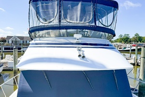 DeFever 49 Flybridgee from bow 