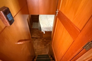 DeFever 49 Stairs Master Stateroom 