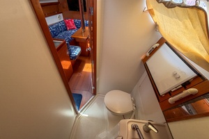 Boat Pour 34ft Beneteau Yacht For Sale