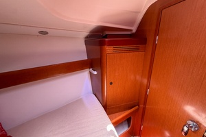 Boat Pour 34ft Beneteau Yacht For Sale