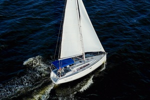 Boat Pour 34ft Beneteau Yacht For Sale