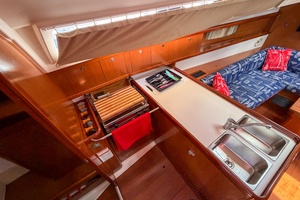 Boat Pour 34ft Beneteau Yacht For Sale