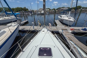 Boat Pour 34ft Beneteau Yacht For Sale