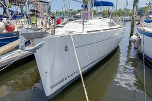 Boat Pour 34ft Beneteau Yacht For Sale