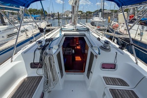Boat Pour 34ft Beneteau Yacht For Sale