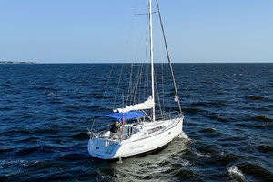 Boat Pour 34ft Beneteau Yacht For Sale