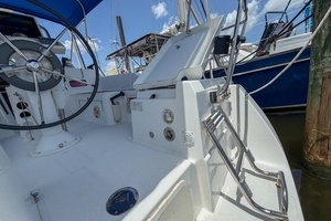 Boat Pour 34ft Beneteau Yacht For Sale