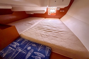 Boat Pour 34ft Beneteau Yacht For Sale