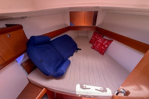 Boat Pour 34ft Beneteau Yacht For Sale