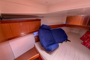 Boat Pour 34ft Beneteau Yacht For Sale