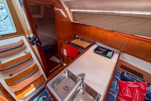 Boat Pour 34ft Beneteau Yacht For Sale