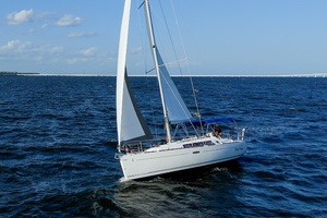 Boat Pour 34ft Beneteau Yacht For Sale