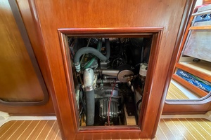 Tenacity 38ft Hunter Yacht For Sale