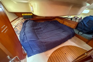 Tenacity 38ft Hunter Yacht For Sale
