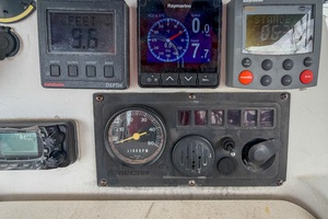 Tenacity 38ft Hunter Yacht For Sale