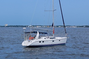 Tenacity 38ft Hunter Yacht For Sale