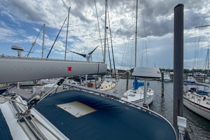 Tenacity 38ft Hunter Yacht For Sale