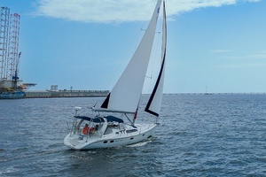 Tenacity 38ft Hunter Yacht For Sale