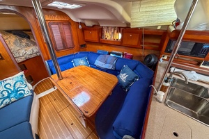 Tenacity 38ft Hunter Yacht For Sale